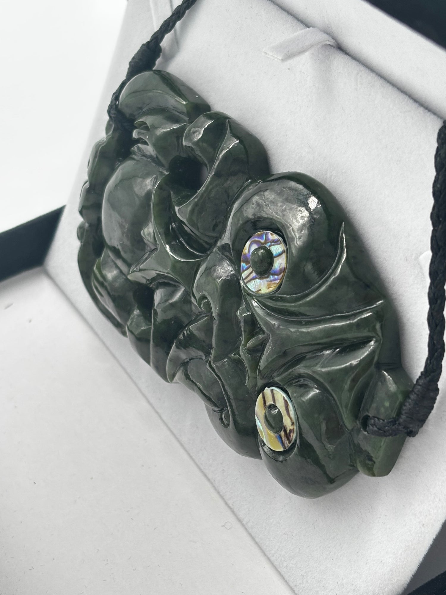 Tiki Side Hanging Pounamu Necklace