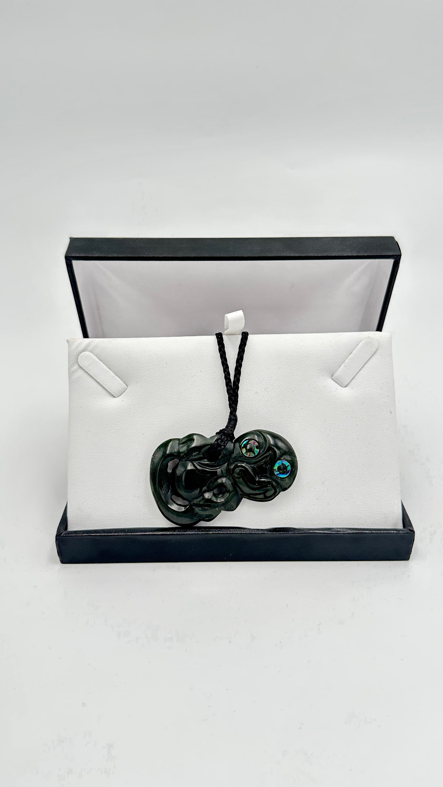 Tiki Side Hanging Pounamu Necklace