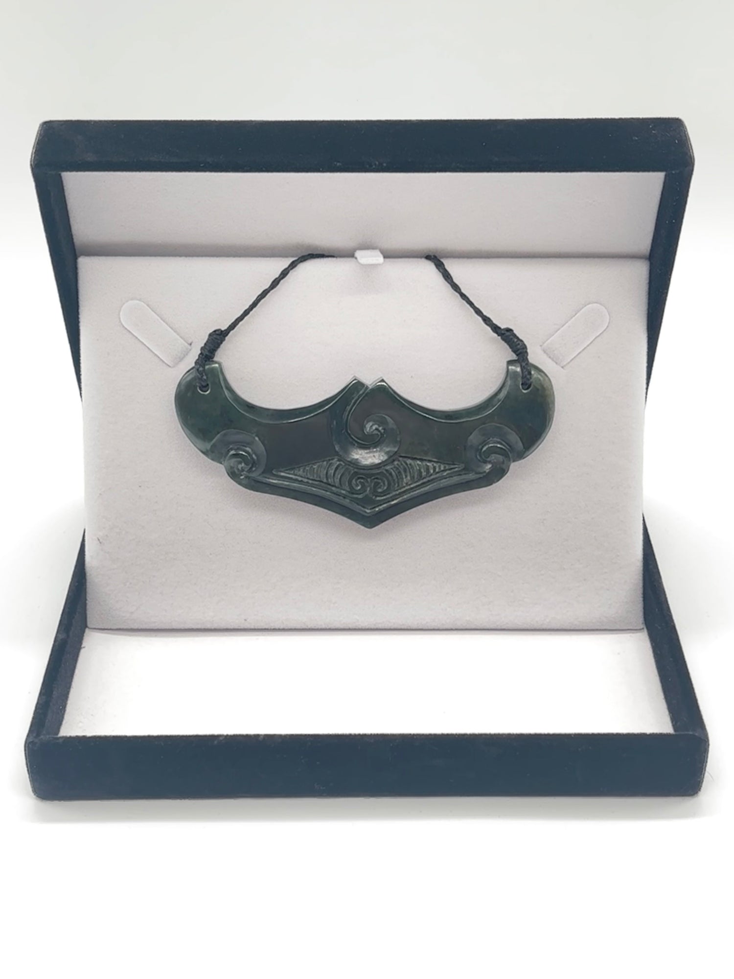 Stingray Breastplate Pounamu Necklace