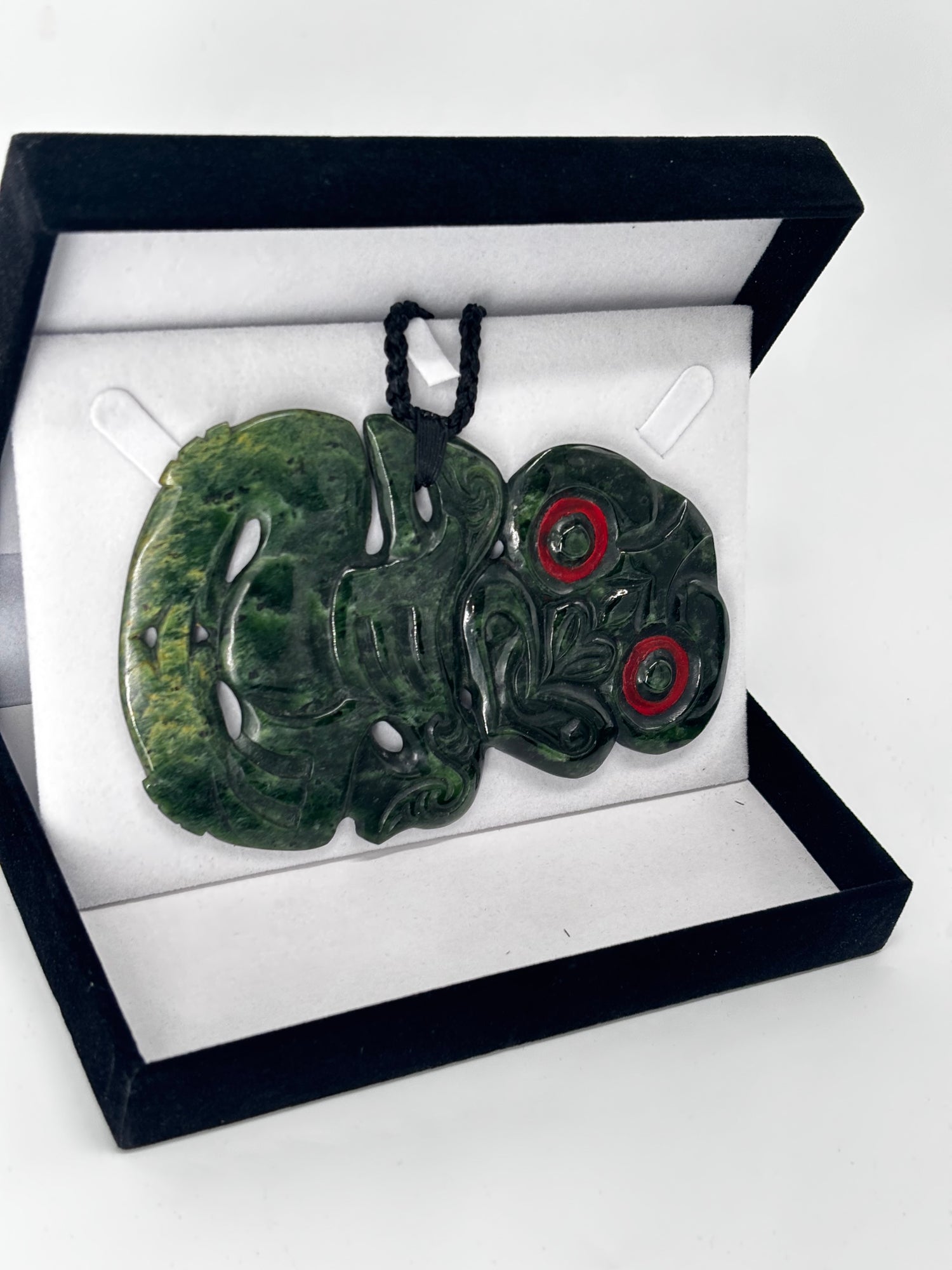 Hei Tiki Side Hanging Pounamu Necklace