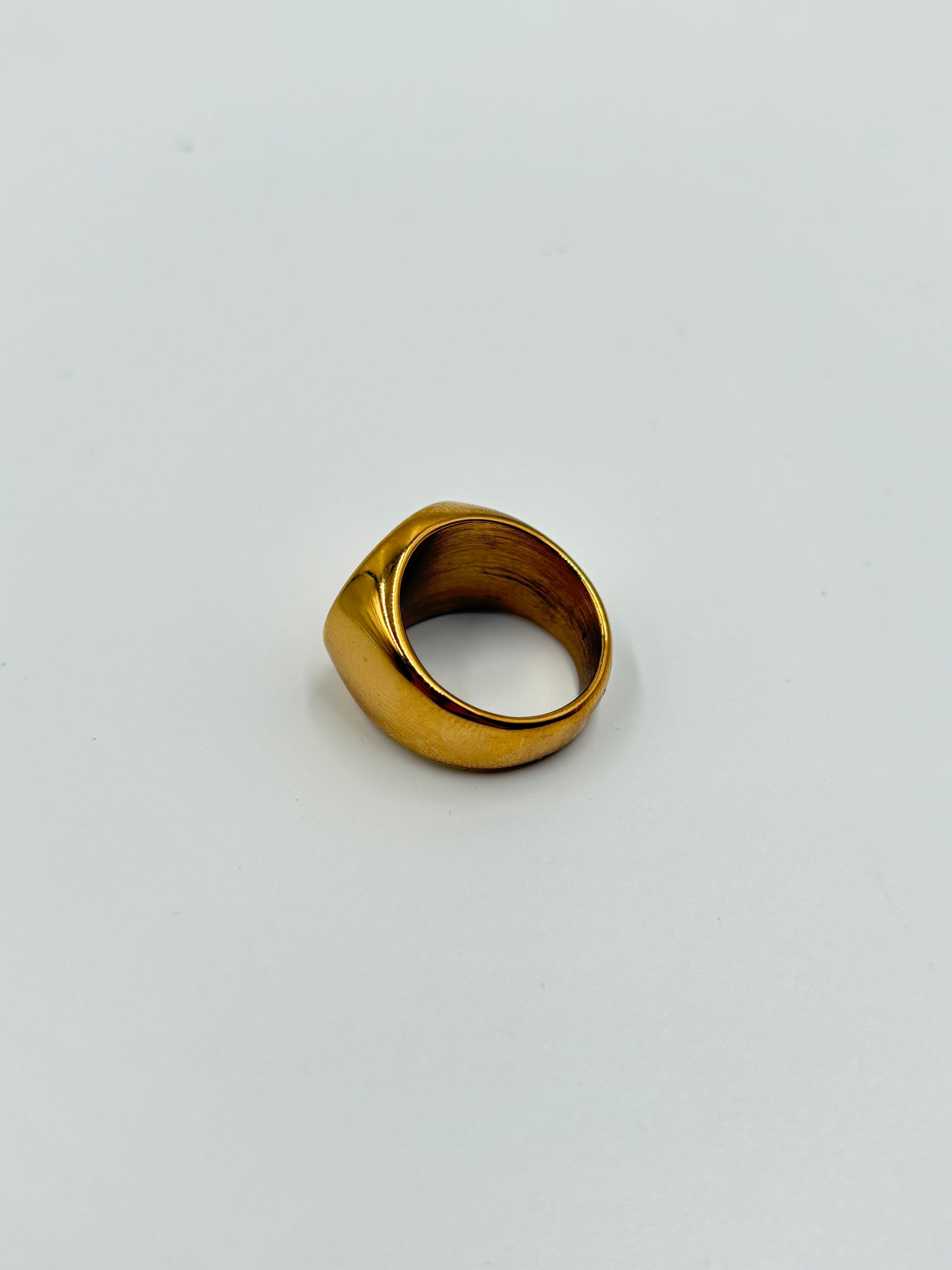 Gold Mangopare Oval Rings