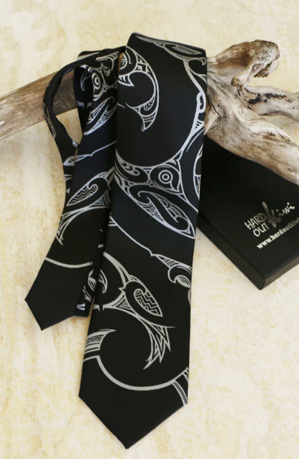 Manaia Tie Silver/Black
