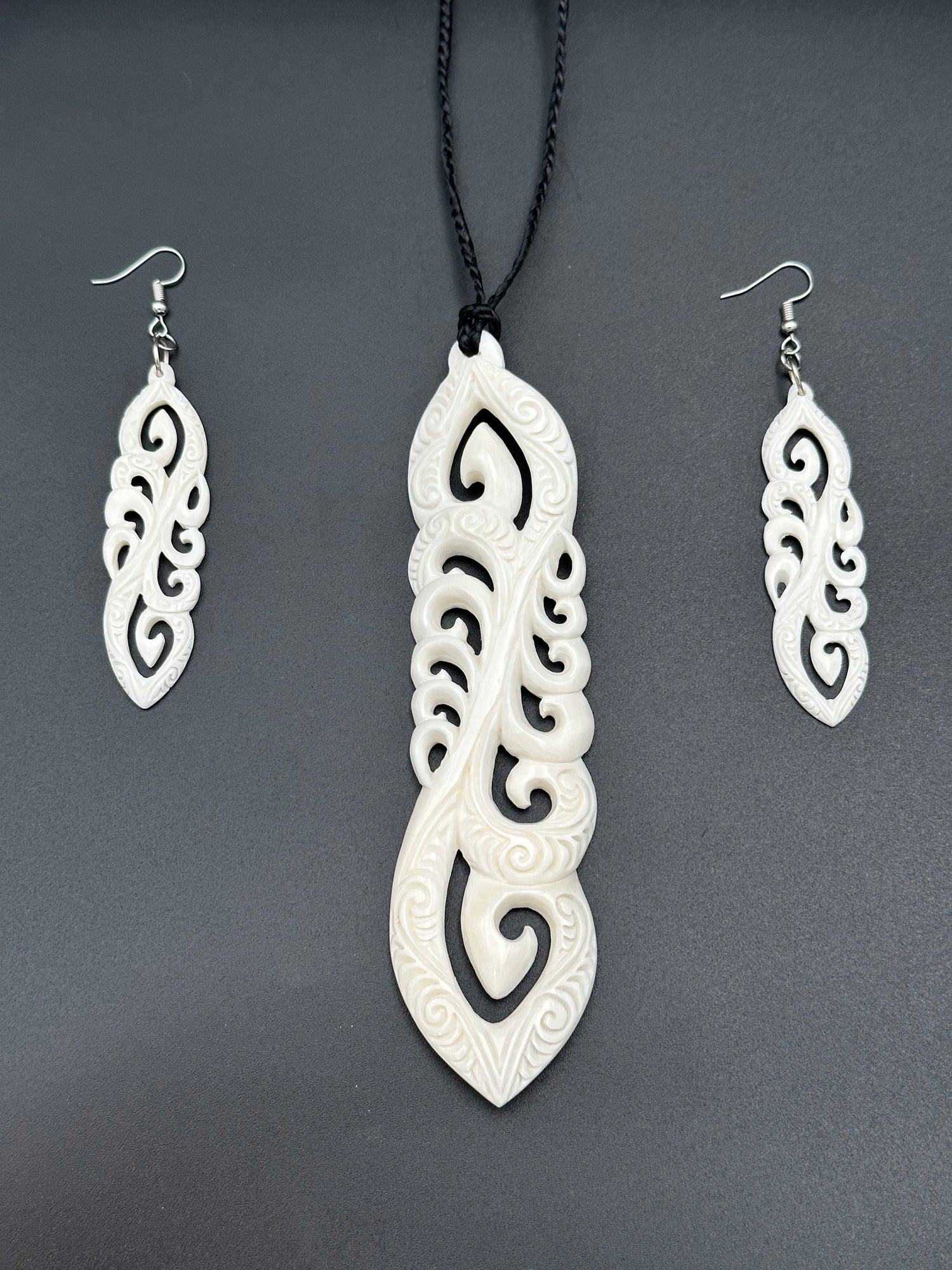 Bone Set (Necklace & Earrings)